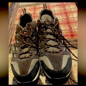 Mens waterproof hiking shoes